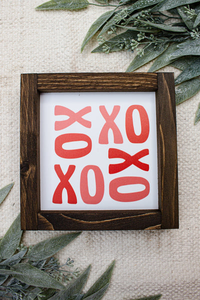 XOXO 6x6 Valentine Sign